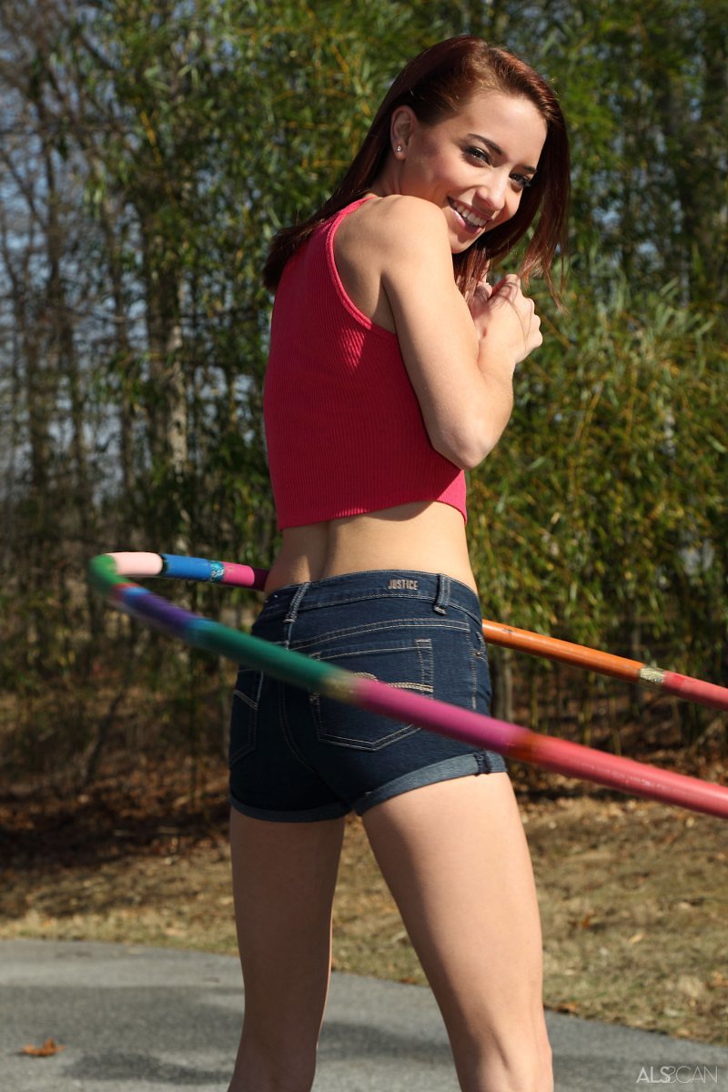 Сюрик, 23 года, 2 размер груди